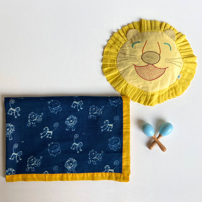 ORGANIC GIFT SET - DOHAR + MUSTARD SEED PILLOW + MARACAS - ZOO (0-3 Years)