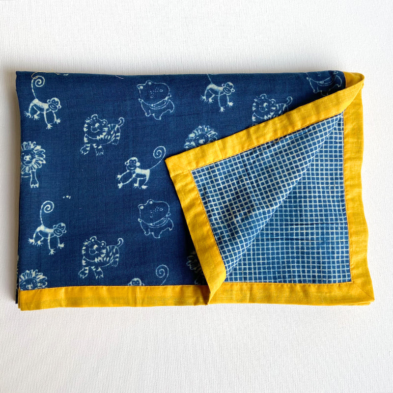 ORGANIC GIFT SET - DOHAR + MUSTARD SEED PILLOW + MARACAS - ZOO (0-3 Years)