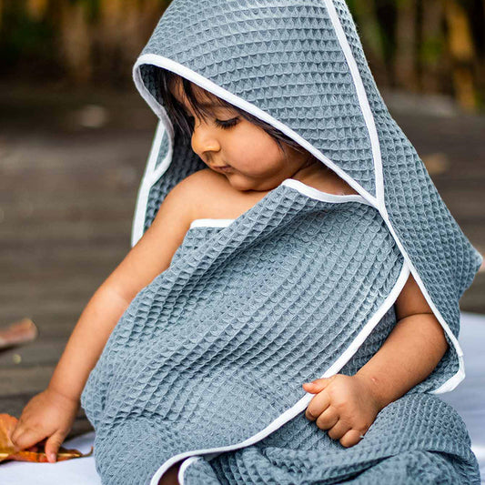 ORGANIC WAFFLE HOODED TOWEL SET - GREY (All Ages)