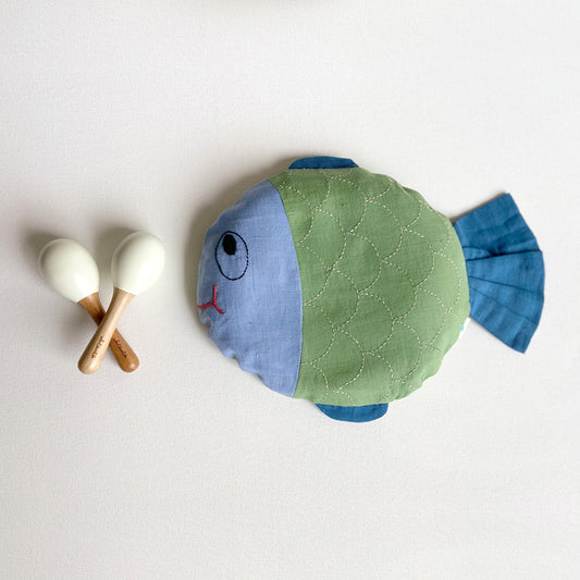 NEWBORN GIFT SET - ORGANIC MUSTARD SEED FISH PILLOW + MARACAS (0-12 Months)